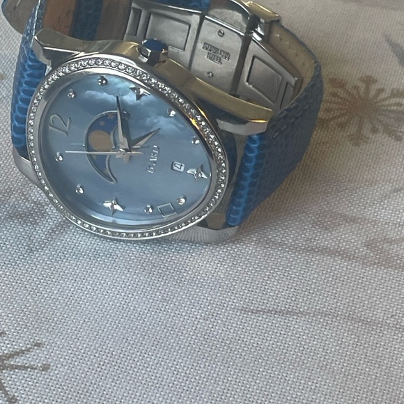 Egard Watch Ladies Diamond Crystal Face Leather Wristband New Battery Working - Picture 2 of 10